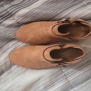 Time and tru size 9 brown